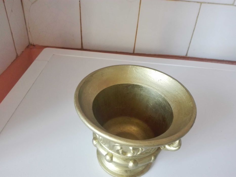 Съдове от цветен метал.