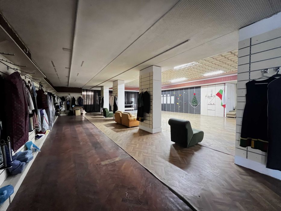 Продава се Магазин в Габрово, Център - 1127 кв.м за 355 €/кв.м - Снимка #2