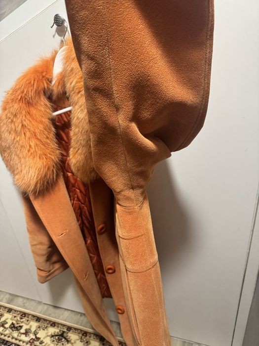 Haina matlasata cu guler blana