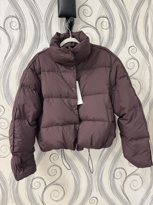Пуховик. Теплая куртка в составе 100% пух