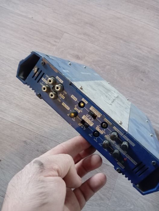 Продам саб на авто