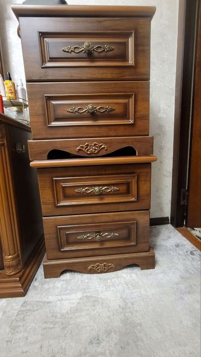 Spalni mebel yaxshi holatda