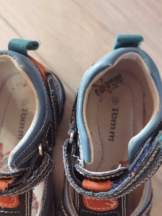 Сандалии кожаные