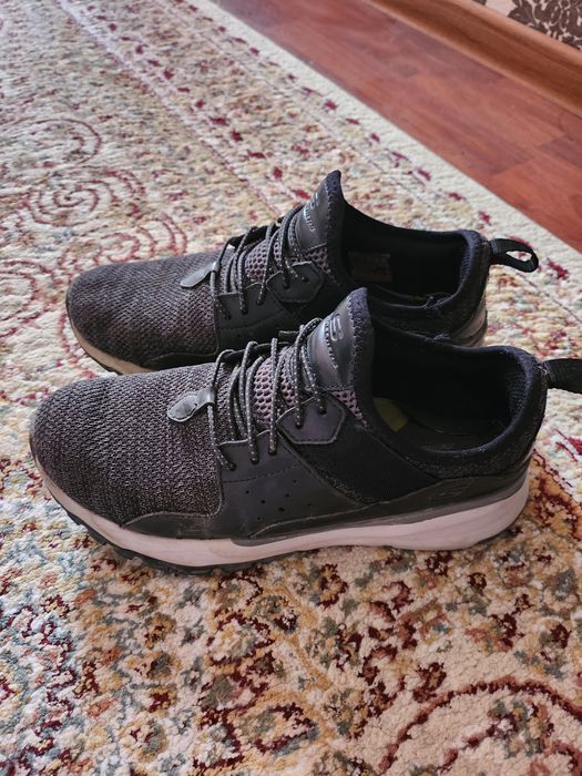 Кроссовки Sketchers 39,5