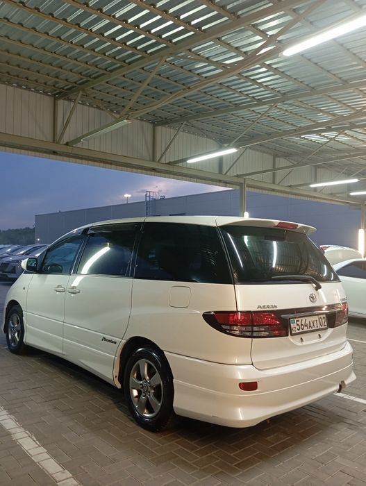 Toyota Estima 2005 год