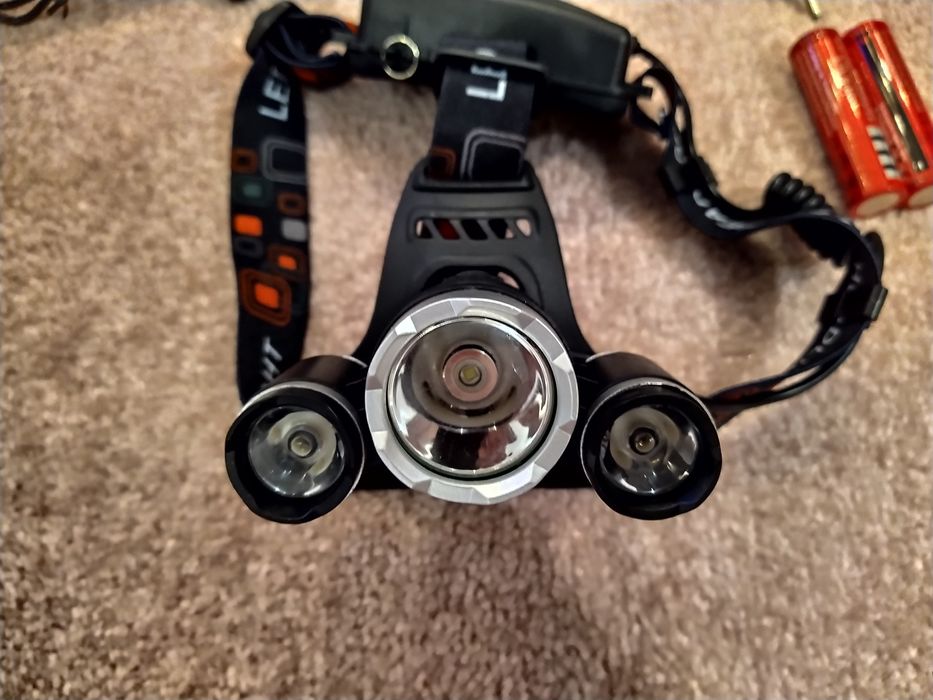 Lanterna De Cap 3 x Led Cree XML T6 Frontala + 2x Acumulatori 18650