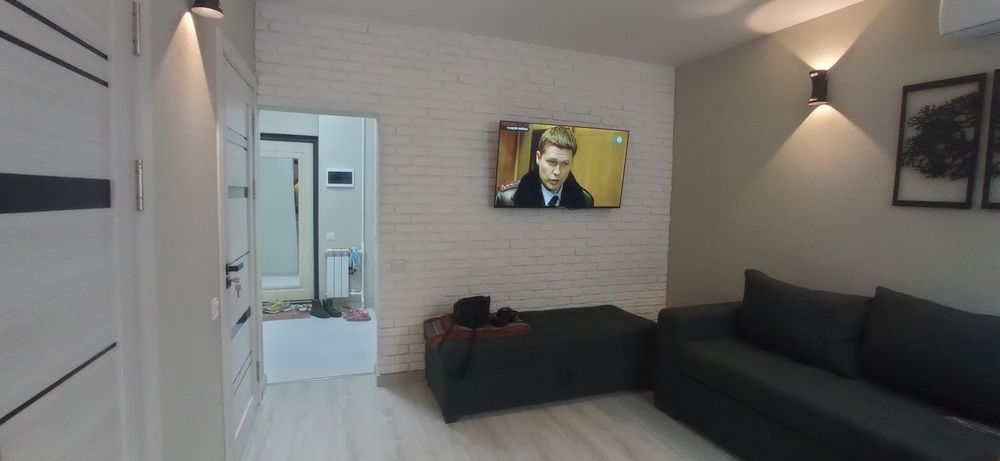 Продается квартира в центре города 2 переделанная в 3/2/8