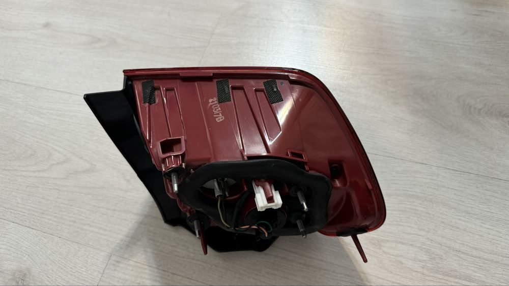 Задний фонарь для Киа К5 продаю