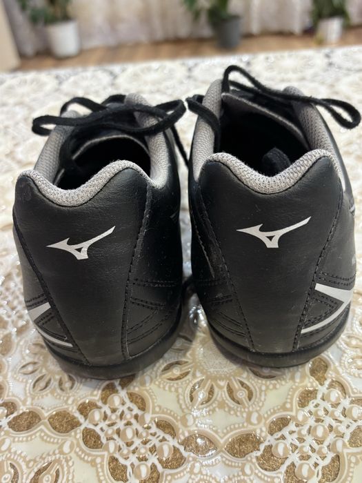 Стоножки МИЗУНО естествена кожа