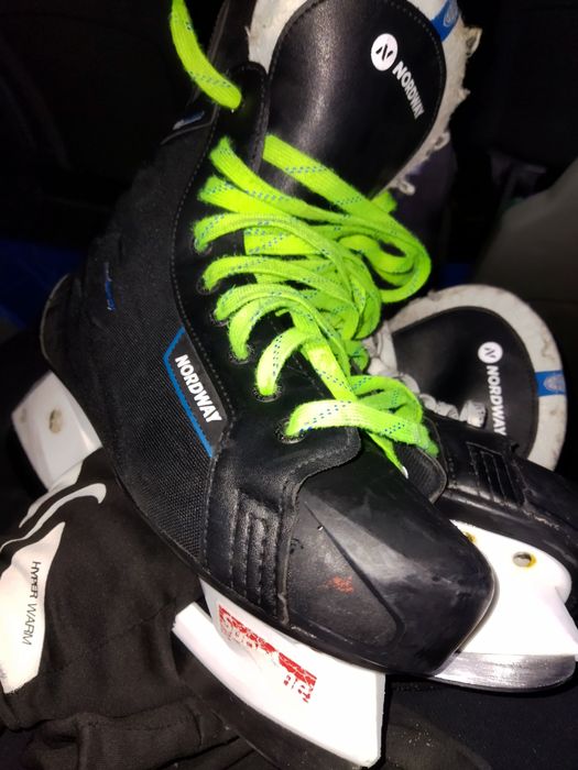 Продам коньки NORDWAY