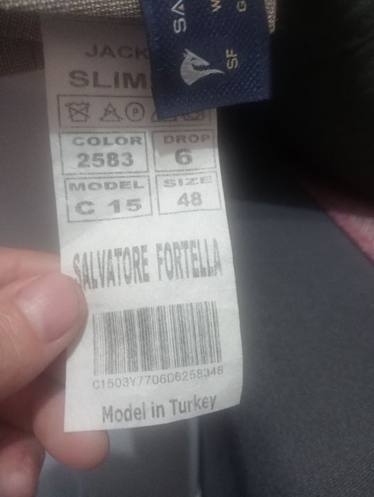 Продам Костюм тройка