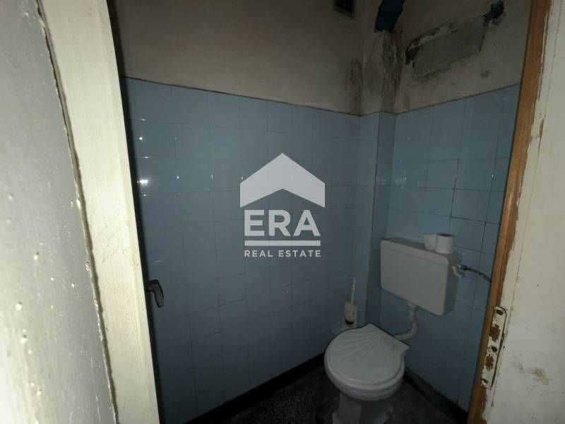 Просторен етаж от къща