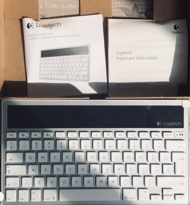 Безжична Соларна Клавиатура Logitech K760 за Mac, iPad и iPhone.