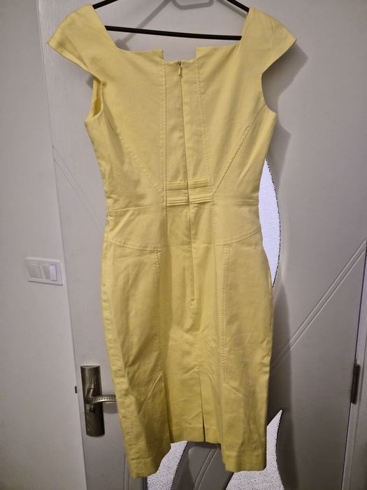 Жълта рокля Karen Millen