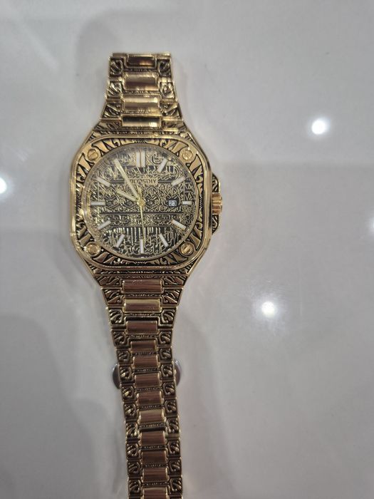 Серебрянные и стальные часы