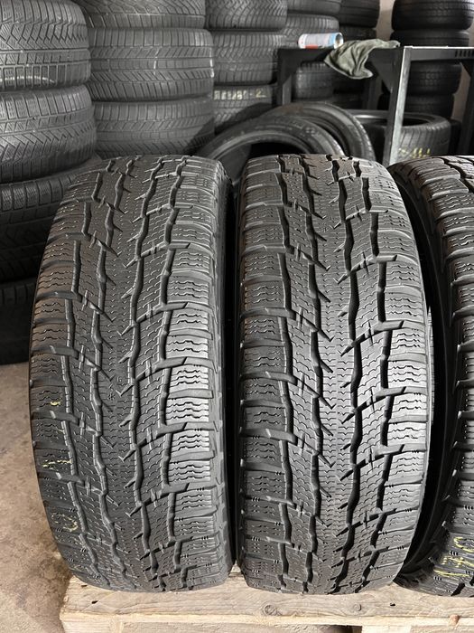 4 anvelope iarna 215/60/17 c , nokian , 7 mm