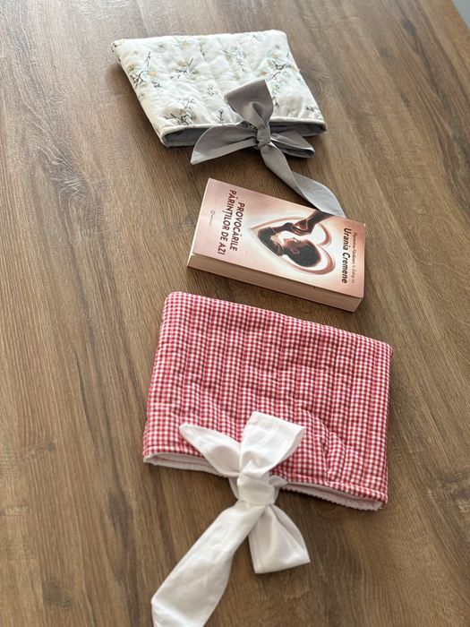Book sleeve/ Husa de carte