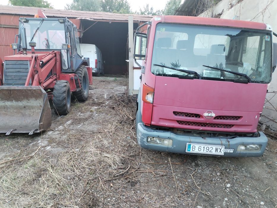 Vând de piese Nissan Atleon de piese