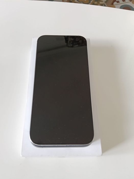 Vand iphone 16 pro max  alb 256 impecabil