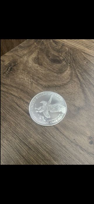 Сребърни монети Американски орел и Австралийска коала