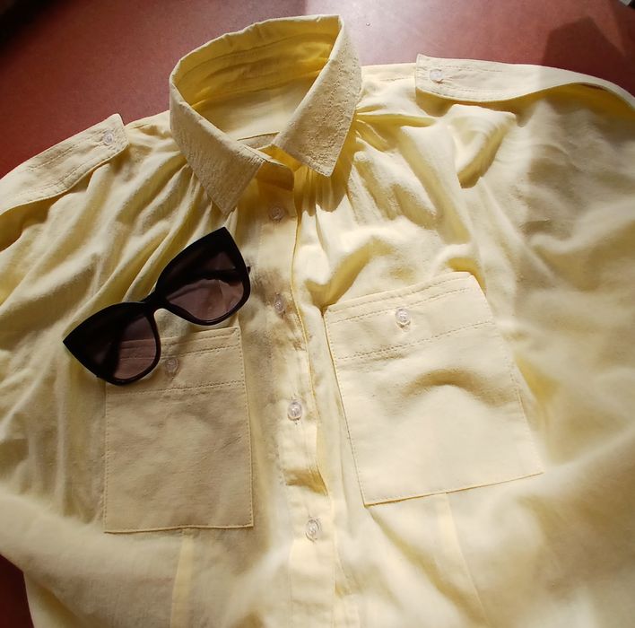 Блузка из тончайшего хлопка.размер 38-40,рост 165-168 см.