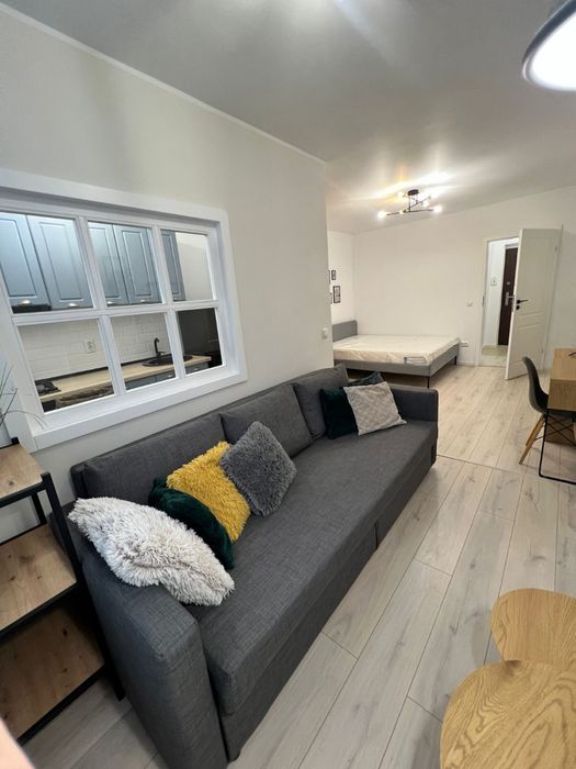 Persoana fizica vand garsoniera Detunata, etaj 7/10 cu lift