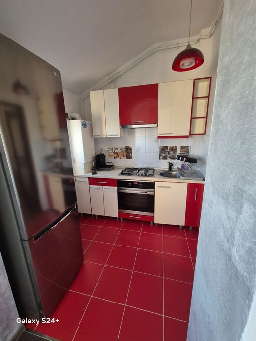Inchiriez apartament