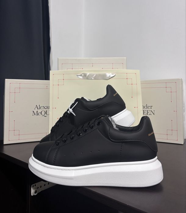 Alexander McQueen Black-White