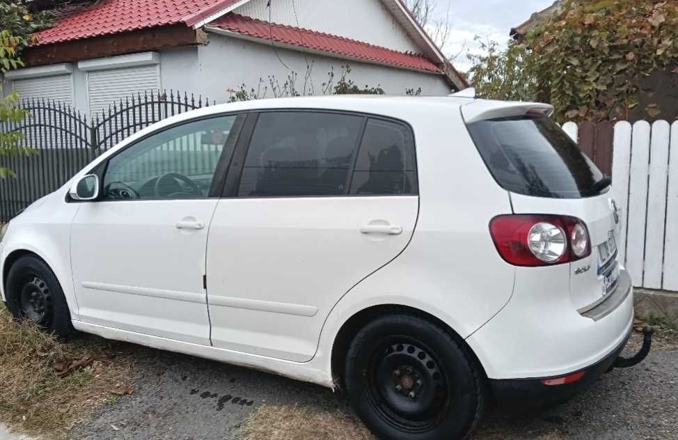 Golf 5 plus 1.6 benzina