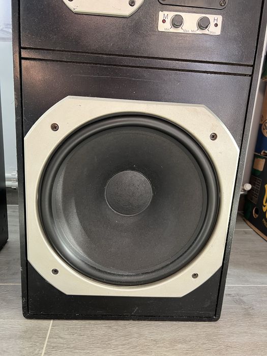 Boxe de provenienta germana cu difuzoare ITT si Heco bass 30 cm