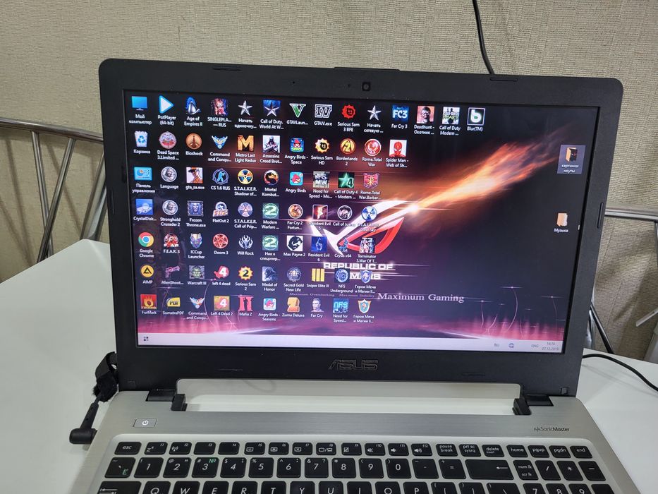 Ноутбук ASUS SonicMaster