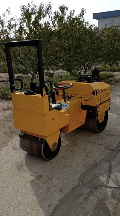 Тротуарный мини каток 1 тонник