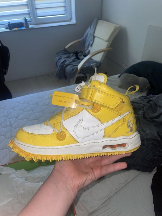 Off White x Nike Air Force 1 Mid "Varsity Maize"