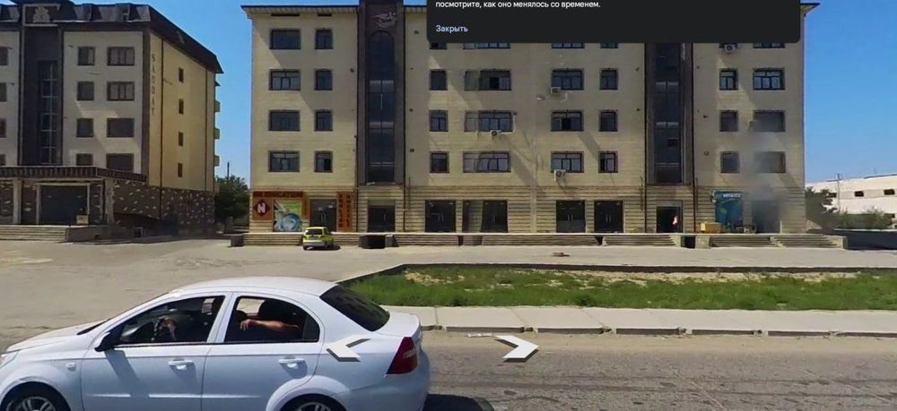 Бухоро шахрида, йул екасида 5 этажли домнинг 1- каватида магазин сотил