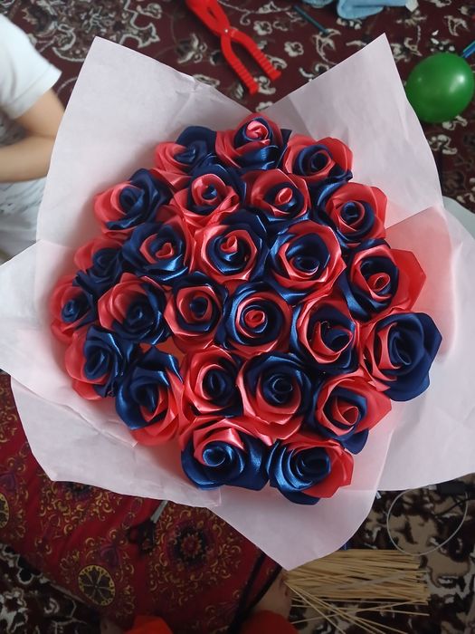 Цветы атласных ленты. 25 шт