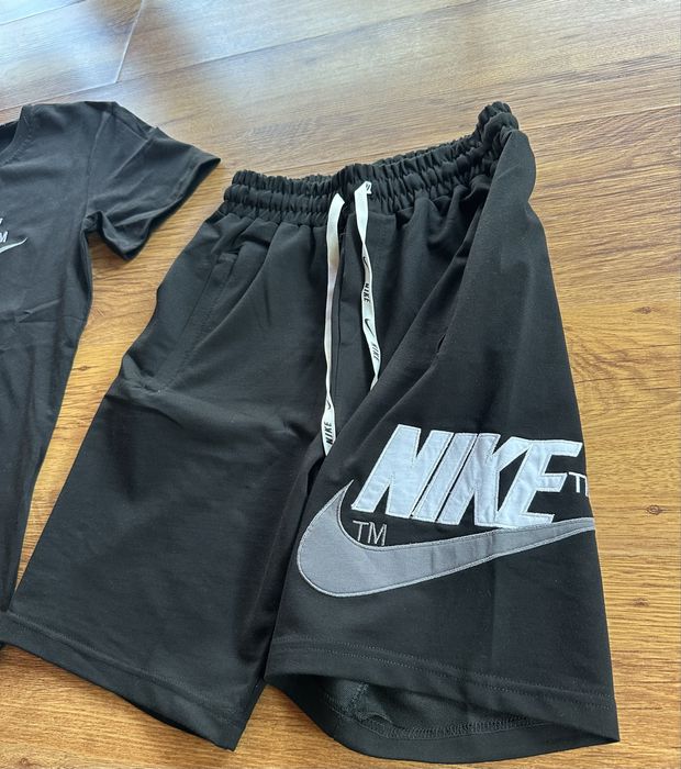 Мъжки,памучен,черен комплект Nike с бродирано лого