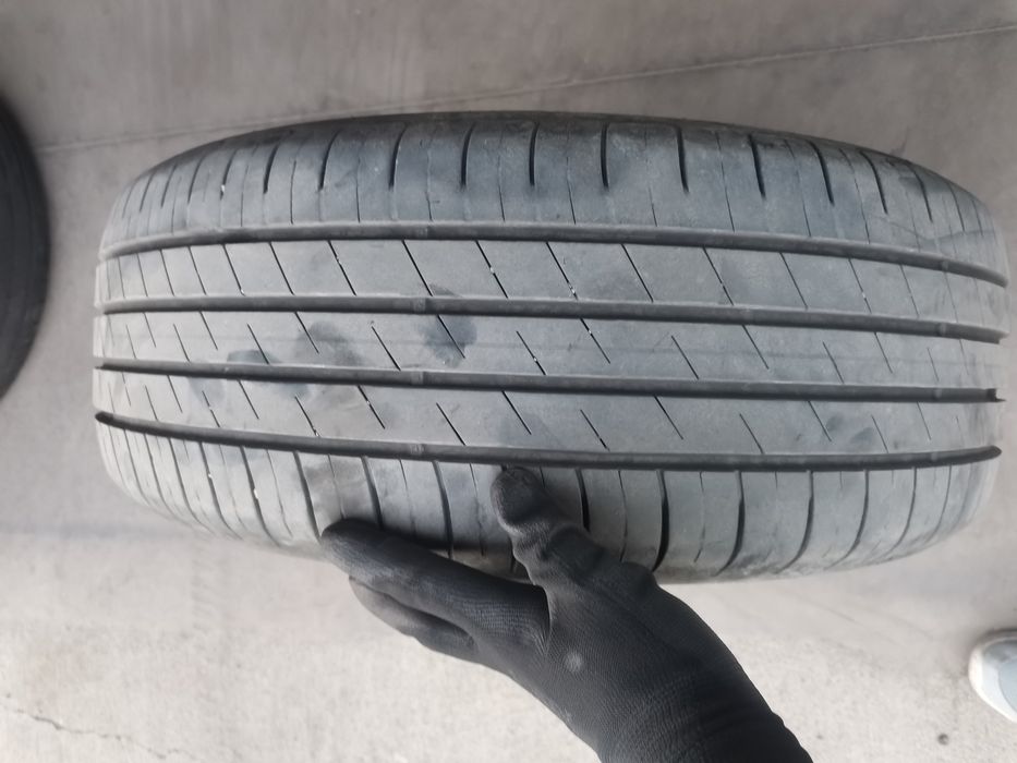 215/55/17 Goodyear Efficientgrip Performance