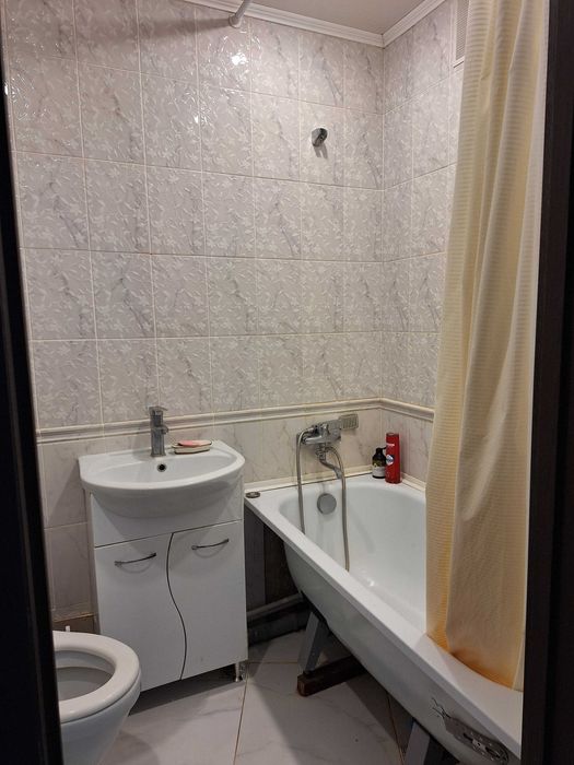 Продам 4-х комн. квартиру в Уральске