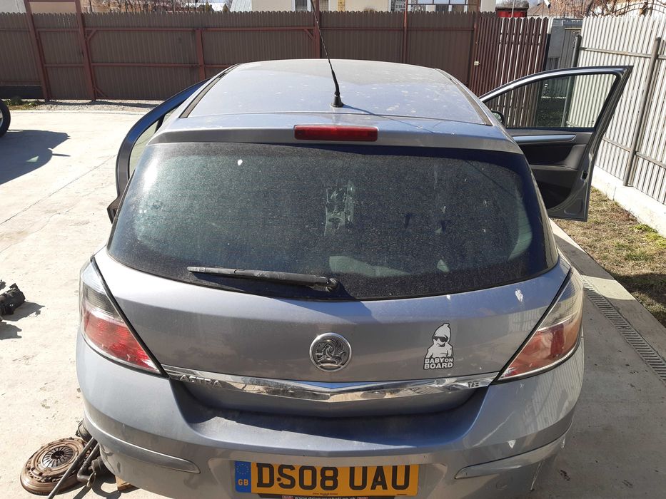 Haion / Tripla dreapta OPEL ASTRA H HATCHBACK facelift culoare Z4AU