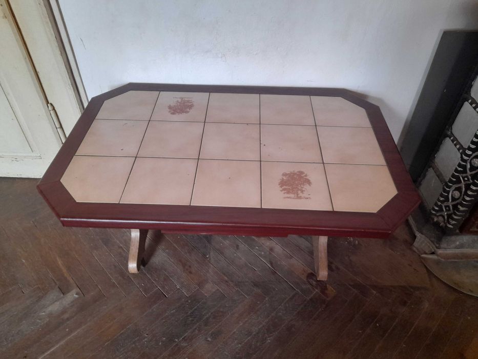 Masuta cu blat placat din gresie