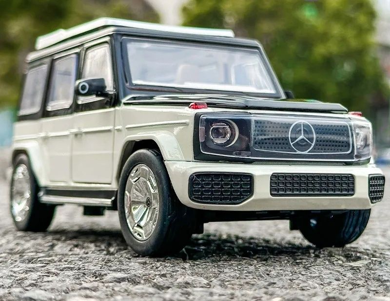 Macheta Mercedes-Benz EQG, metalica, noua, scara 1:24