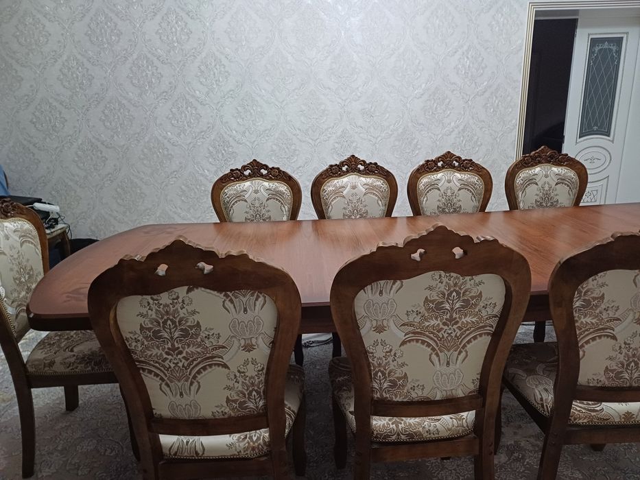 Стол и стулья 14 штук  цена 230000