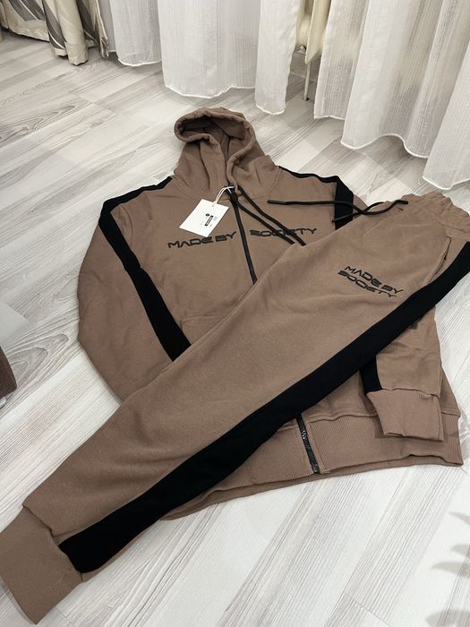 Compleuri  Made By Society