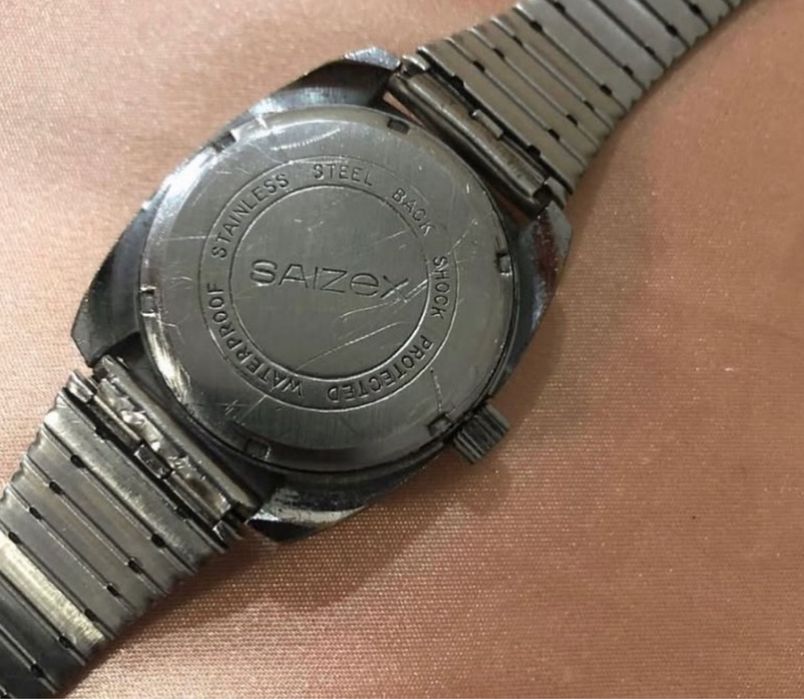 Ceas mecanic SAIZEX cu dată, functional