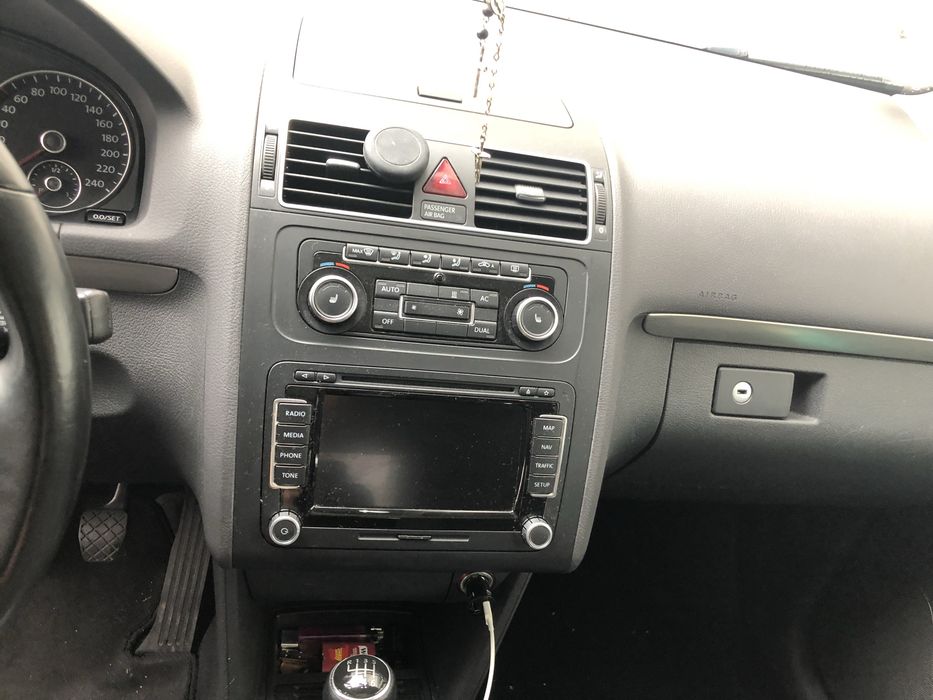 Vand vw Touran 2011 7 locuri