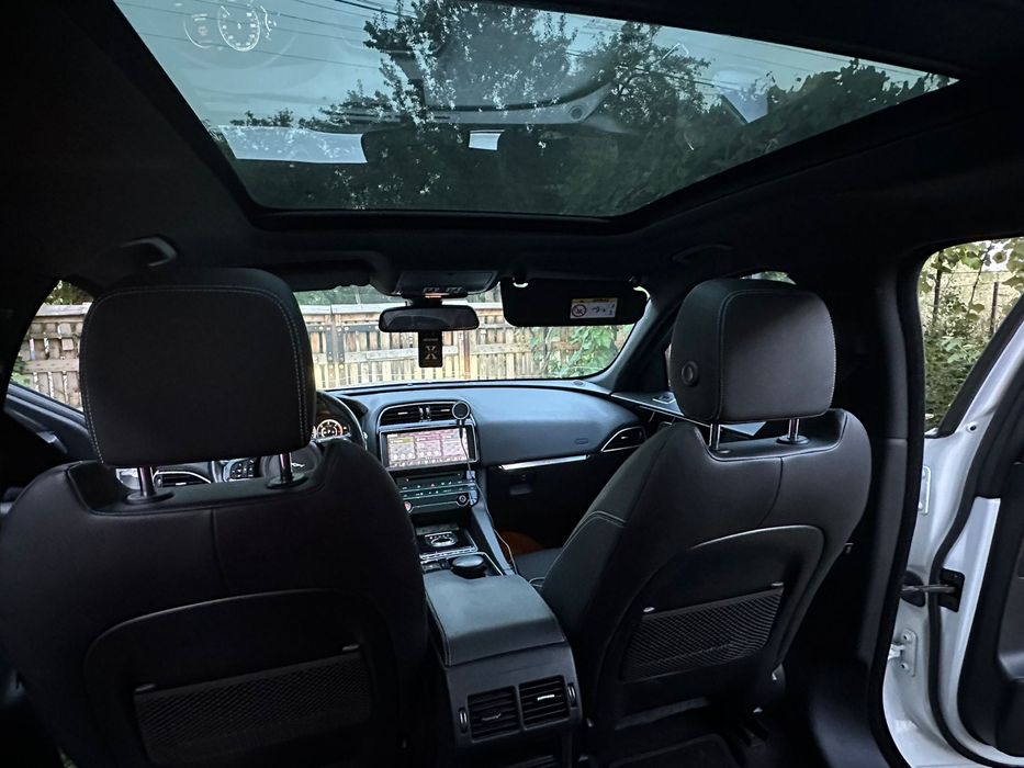 Jaguar f pace R sport