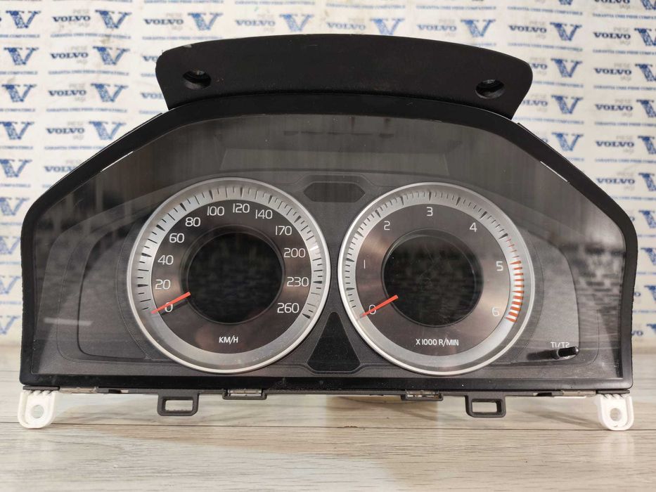 Ceas bord VOLVO S60 V60 V70 S80 XC70 XC60 DIESEL 2010-2013  de Europa