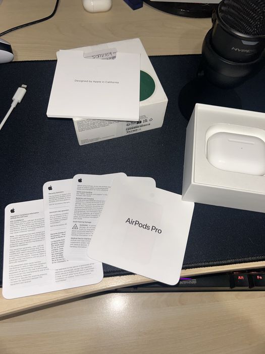Apple AirPods Pro (2nd Gen) С една година гаранция