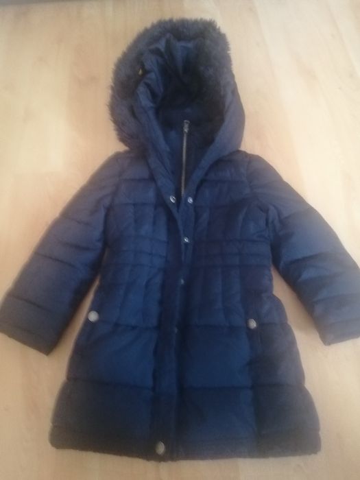 Детско яке с качулка за есенно зимен сезон.