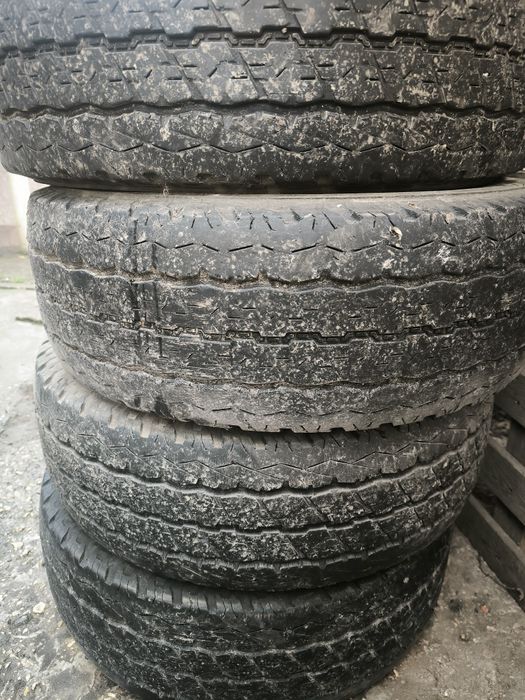 4 anvelope 225/70 R15C – stare bună